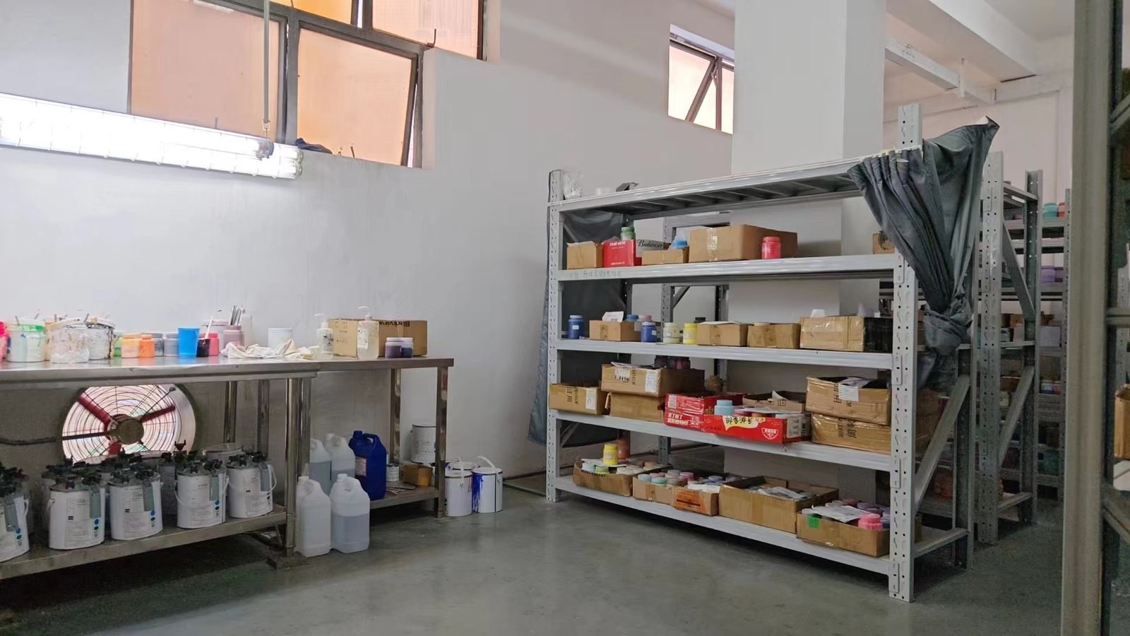 Color mixing room
